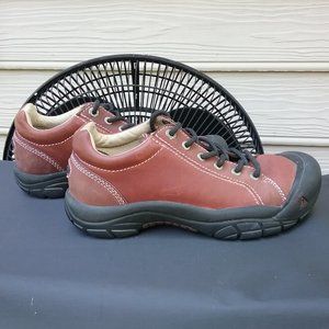Keen Women's lace up Leather Shoes